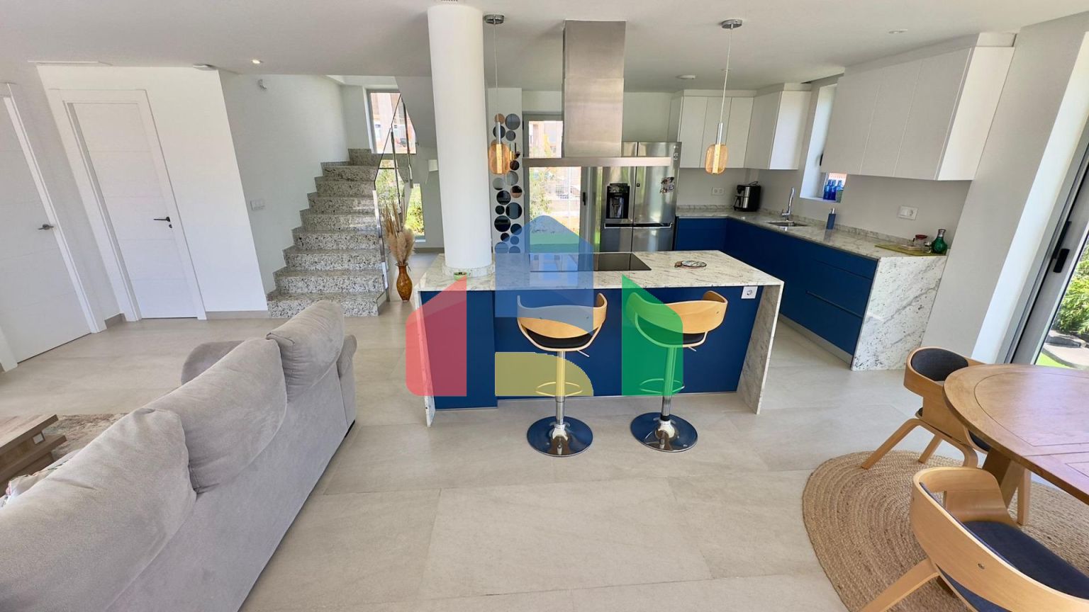 Большая вилла на балконе Финестрата с видом на море