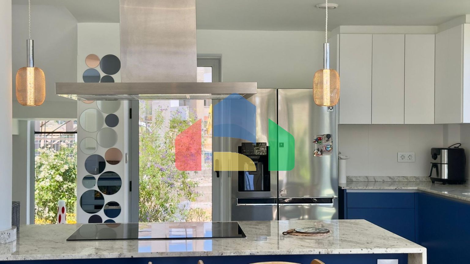 Большая вилла на балконе Финестрата с видом на море