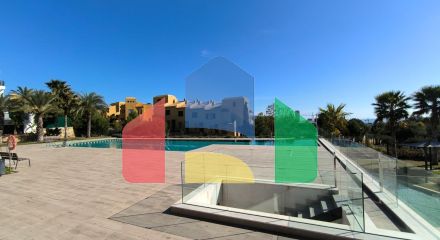 Роскошный двухуровневый танхаус с видами на море и горы в Сьерра-Кортина, Бенидорм Роскошный двухуровневый танхаус с видами на море и горы в Сьерра-Кортина, Бенидорм