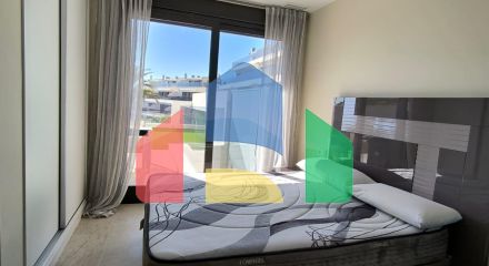 Роскошный двухуровневый танхаус с видами на море и горы в Сьерра-Кортина, Бенидорм Роскошный двухуровневый танхаус с видами на море и горы в Сьерра-Кортина, Бенидорм