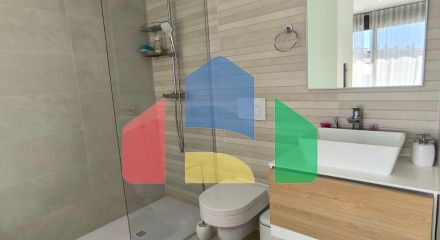 Роскошный двухуровневый танхаус с видами на море и горы в Сьерра-Кортина, Бенидорм Роскошный двухуровневый танхаус с видами на море и горы в Сьерра-Кортина, Бенидорм