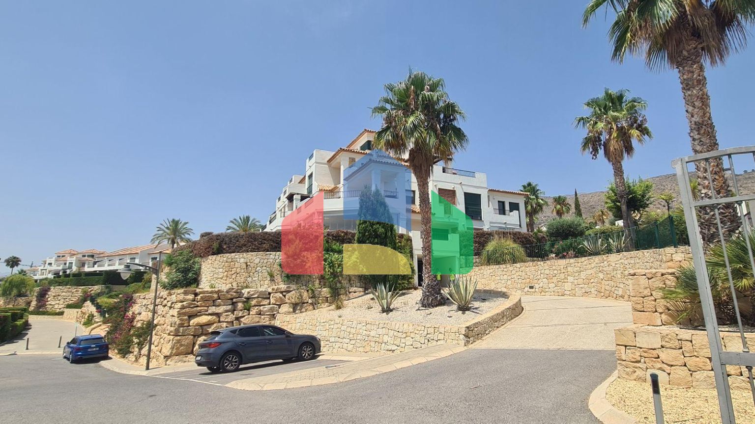 Впечатляющие апартаменты в Сьерра Кортина, Финестрат – Виды на море и горы!