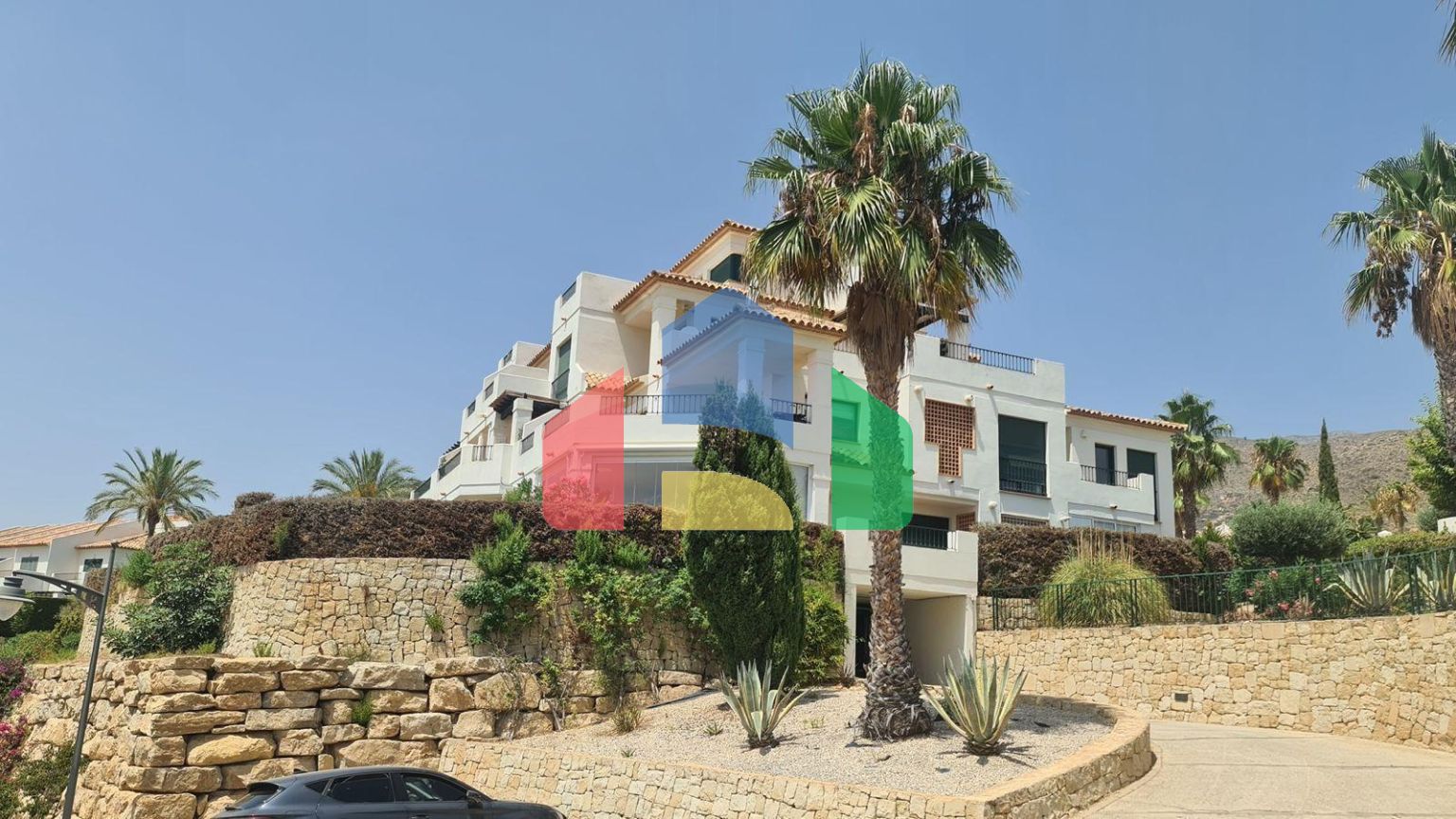 Впечатляющие апартаменты в Сьерра Кортина, Финестрат – Виды на море и горы!