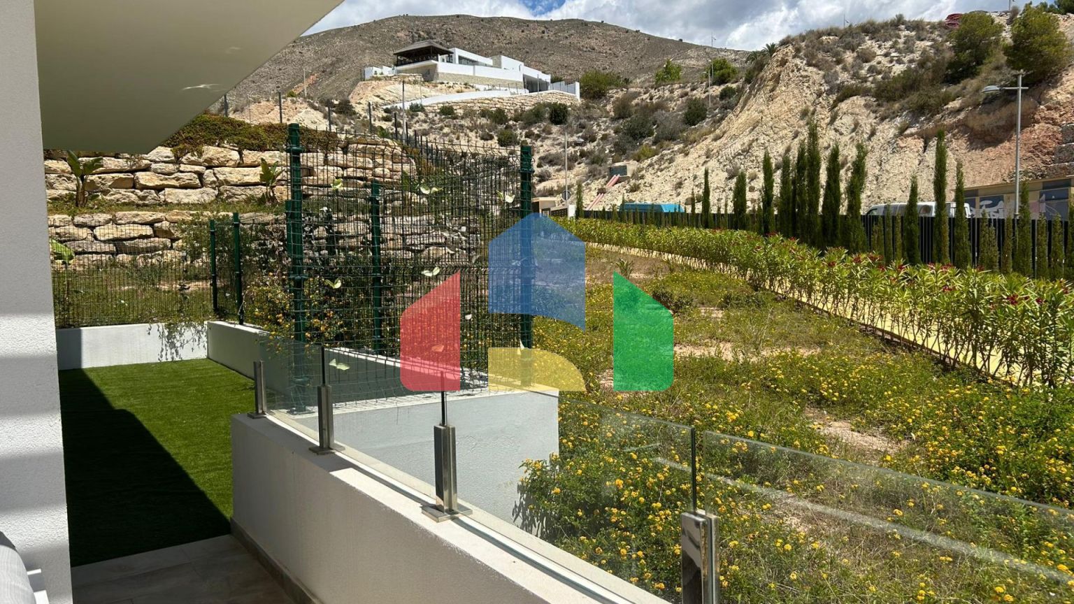 Фантастическая 3-комнатная квартира в Кампорроссо в Финестрате