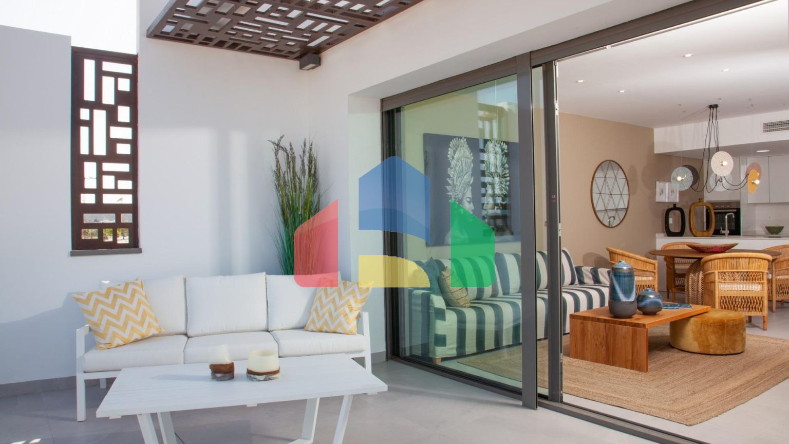 НОВЫЙ ЖИЛОЙ КОМПЛЕКС В ФИНЕСТРАТЕ С ВИДОМ НА МОРЕ