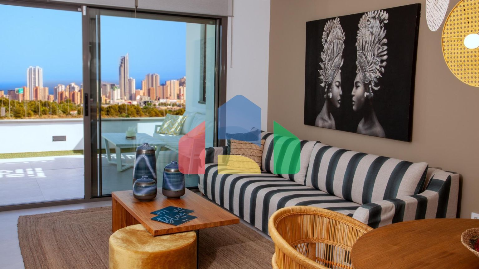 НОВЫЙ ЖИЛОЙ КОМПЛЕКС В ФИНЕСТРАТЕ С ВИДОМ НА МОРЕ