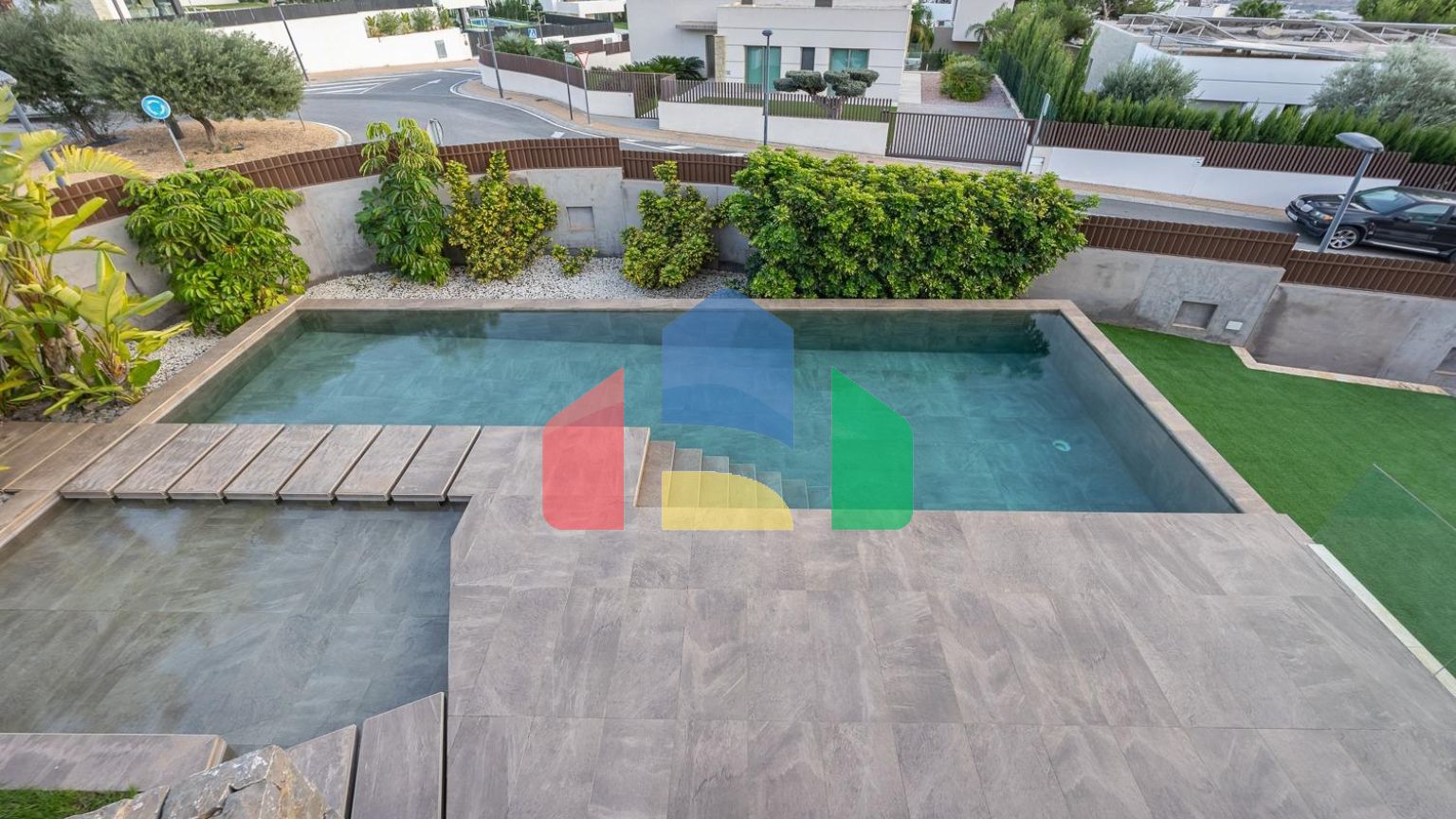 Дизайнерская вилла в Финестрате — идеальное сочетание комфорта и современной элегантности