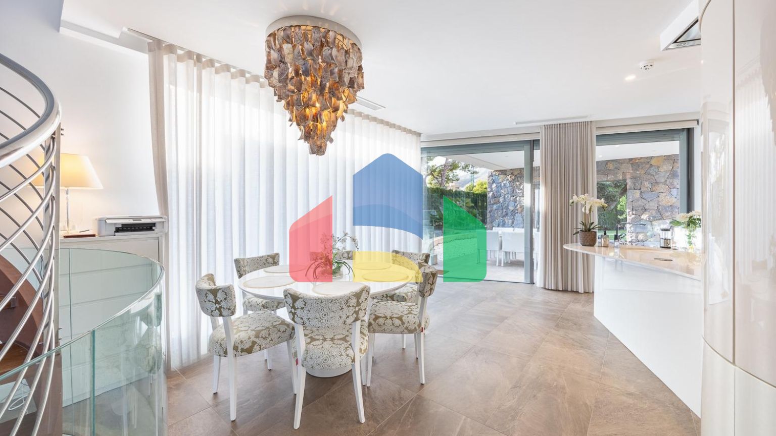 Дизайнерская вилла в Финестрате — идеальное сочетание комфорта и современной элегантности