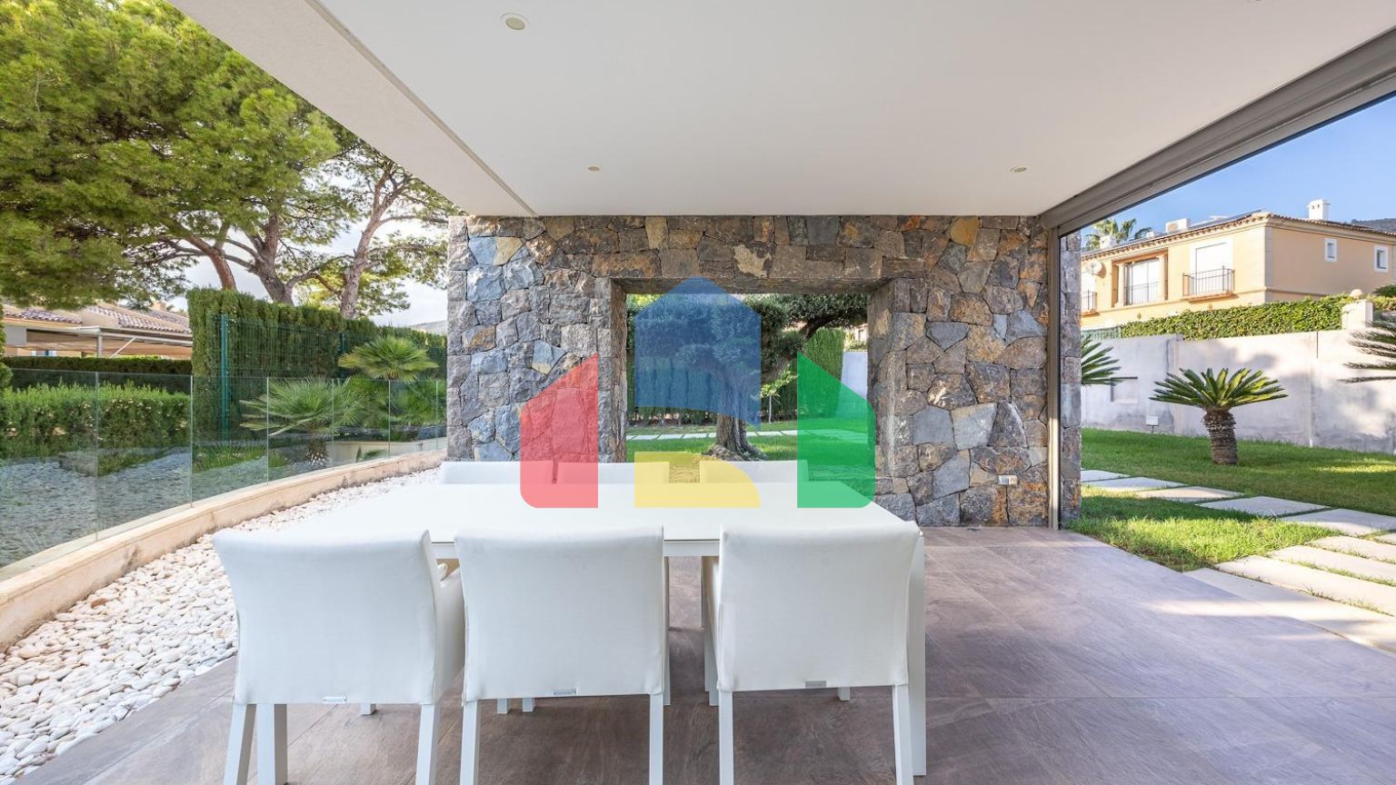 Дизайнерская вилла в Финестрате — идеальное сочетание комфорта и современной элегантности