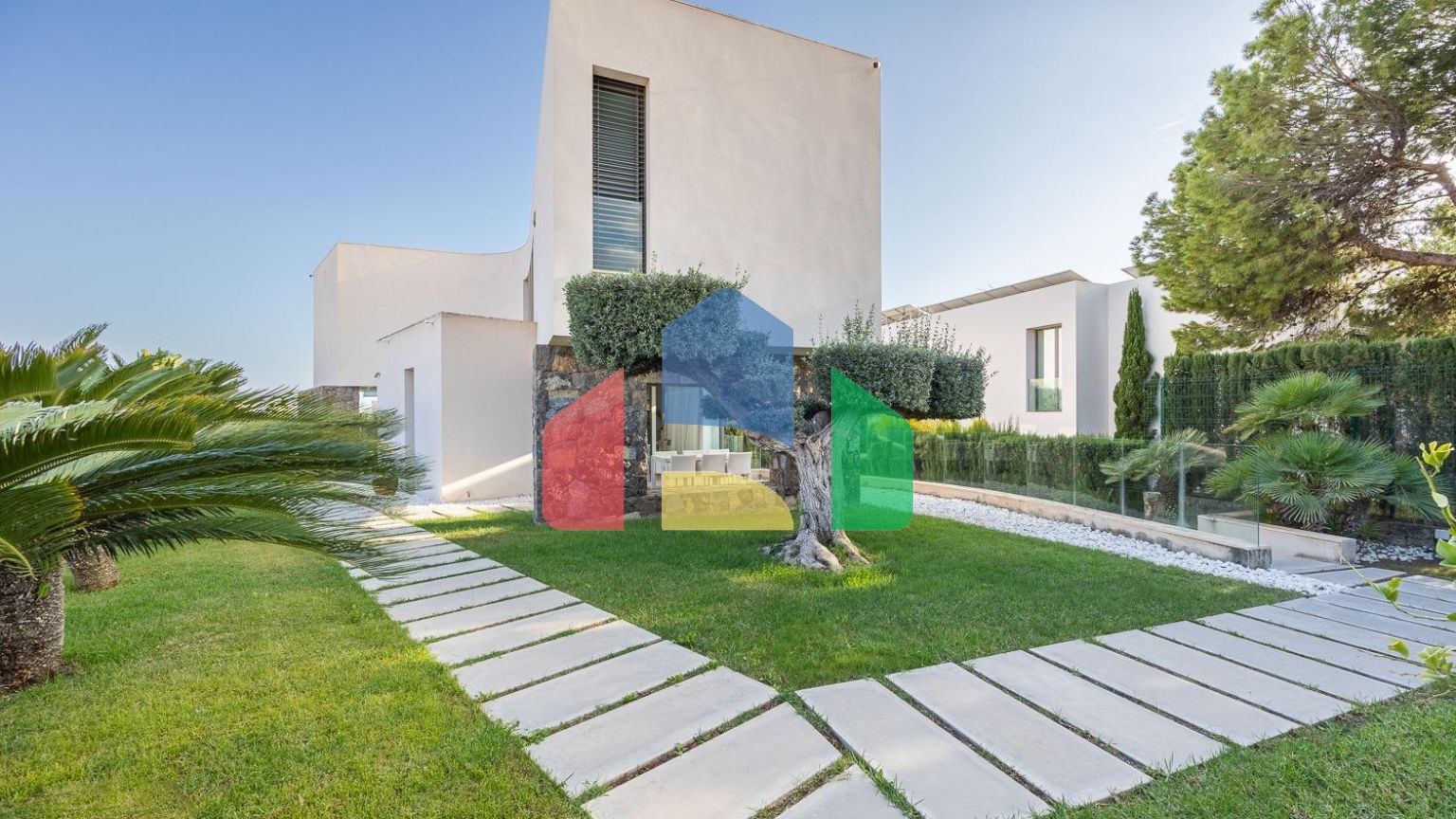 Дизайнерская вилла в Финестрате — идеальное сочетание комфорта и современной элегантности