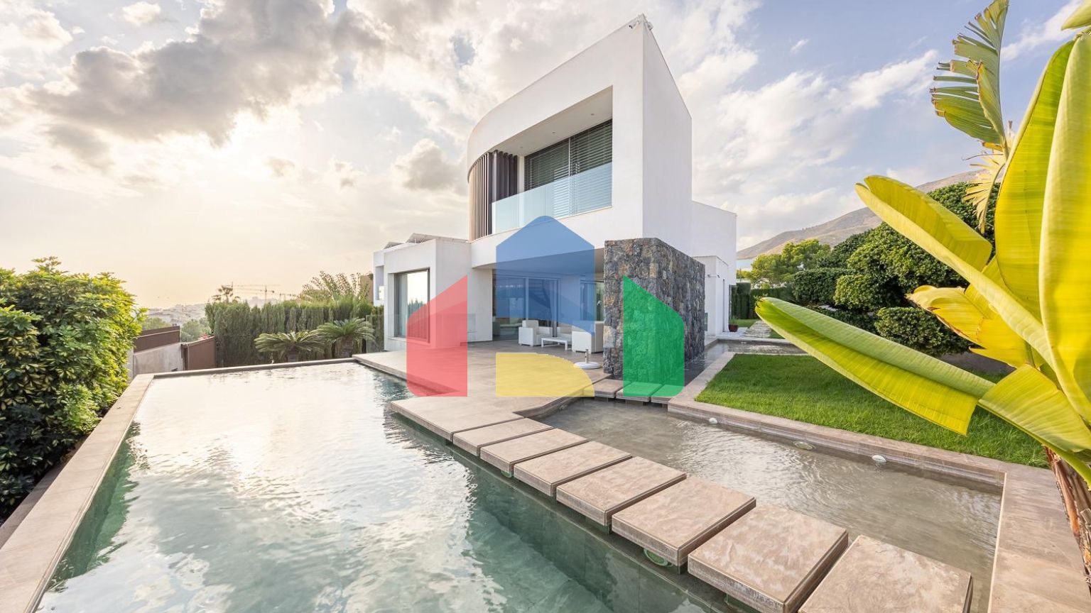 Дизайнерская вилла в Финестрате — идеальное сочетание комфорта и современной элегантности