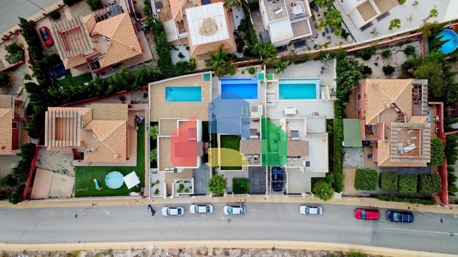 Современная вилла с видом на море из всех комнат в Balcón de Finestrat