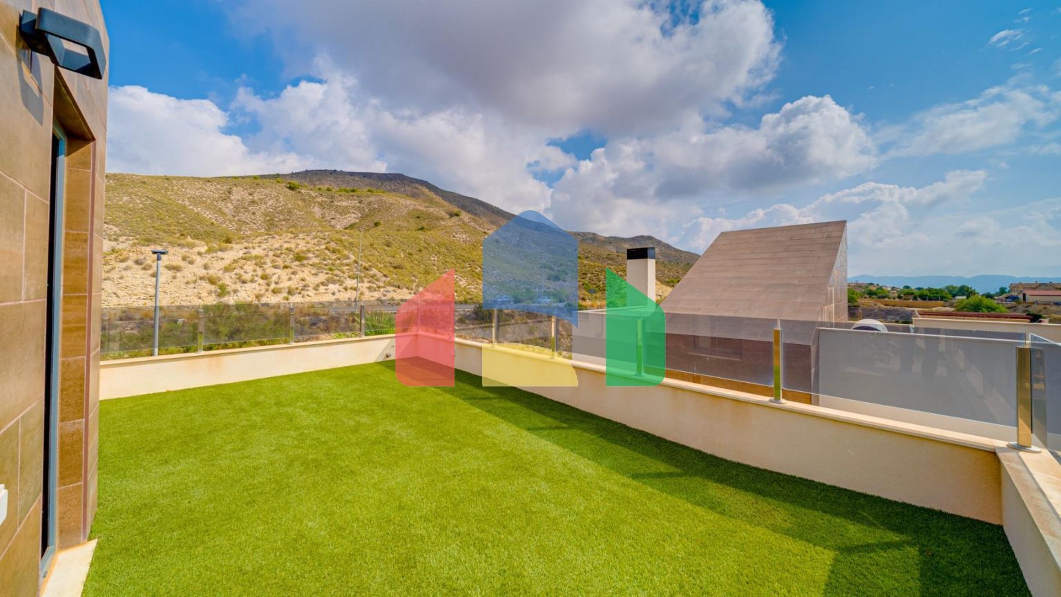 Современная вилла с видом на море из всех комнат в Balcón de Finestrat