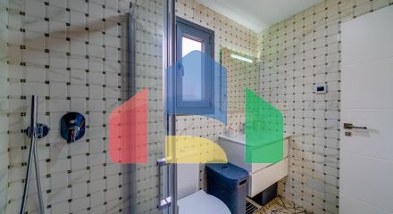 Современная вилла с видом на море из всех комнат в Balcón de Finestrat