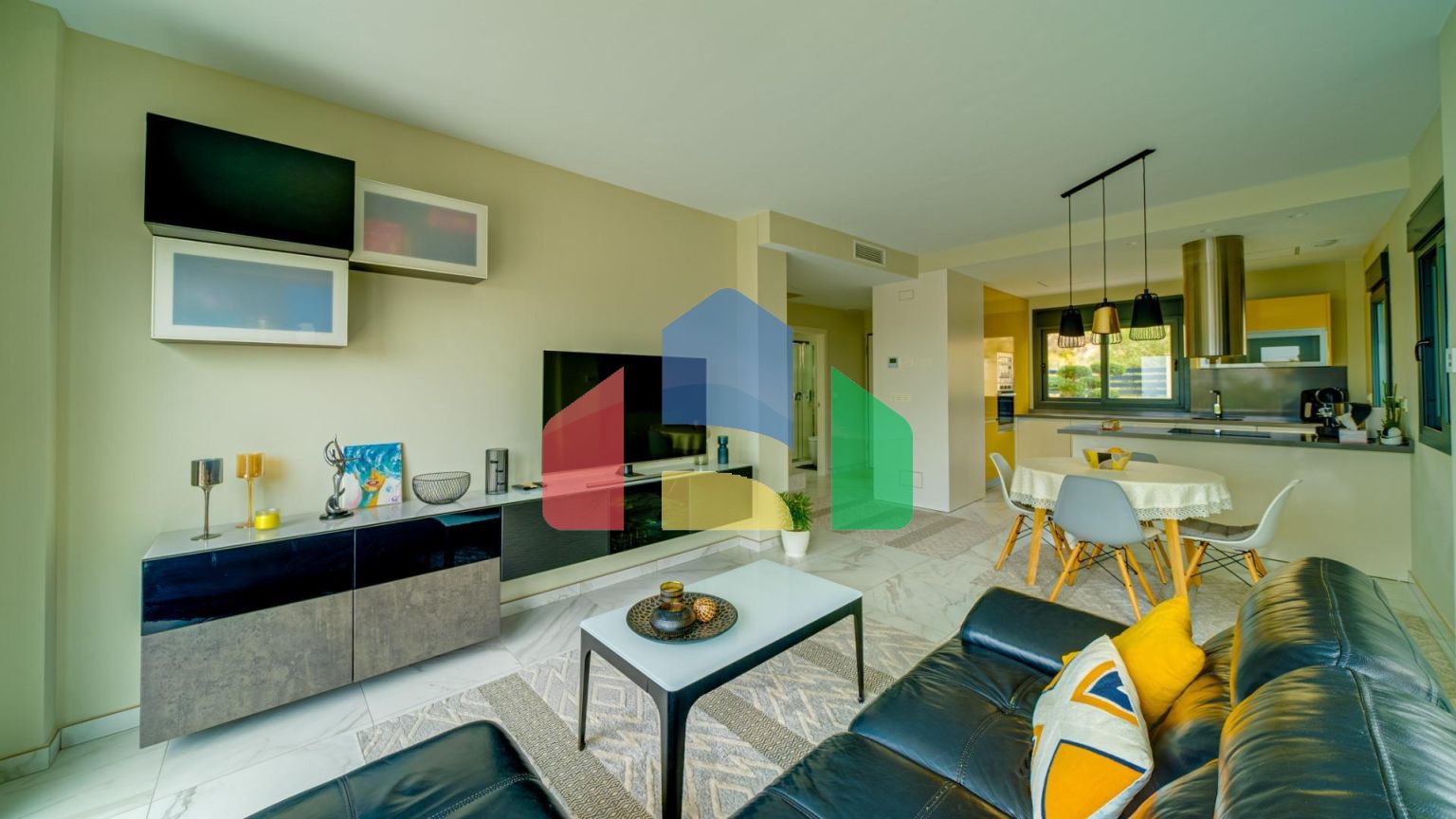 Современная вилла с видом на море из всех комнат в Balcón de Finestrat