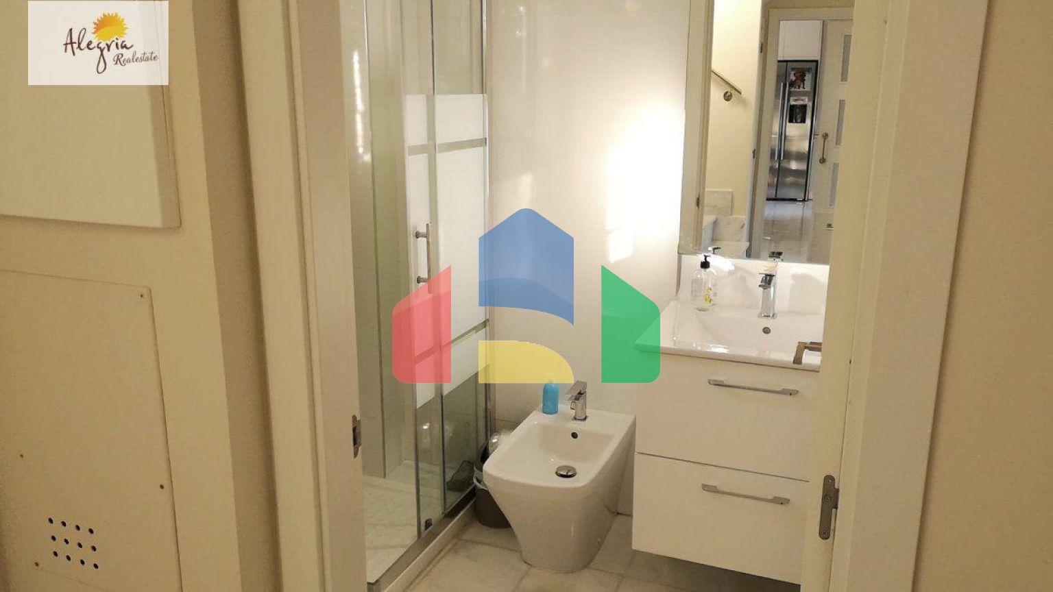 ПРЕВОСХОДНАЯ ВИЛЛА В СЬЕРРА КОРТИНА НА ПРОДАЖУ