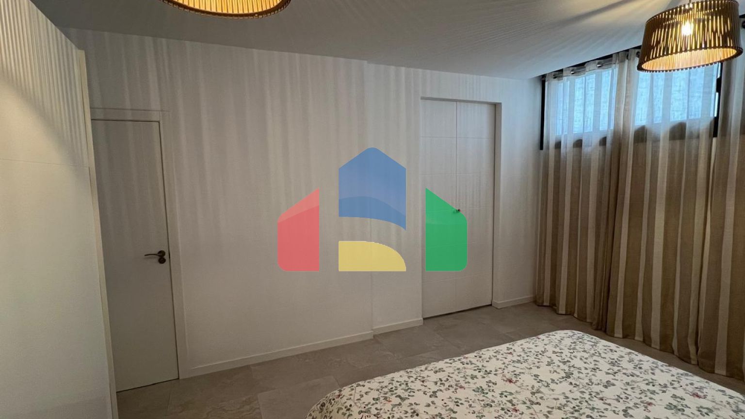 Дуплекс-пентхаус с потрясающим видом на море в эксклюзивном комплексе в Финестрате