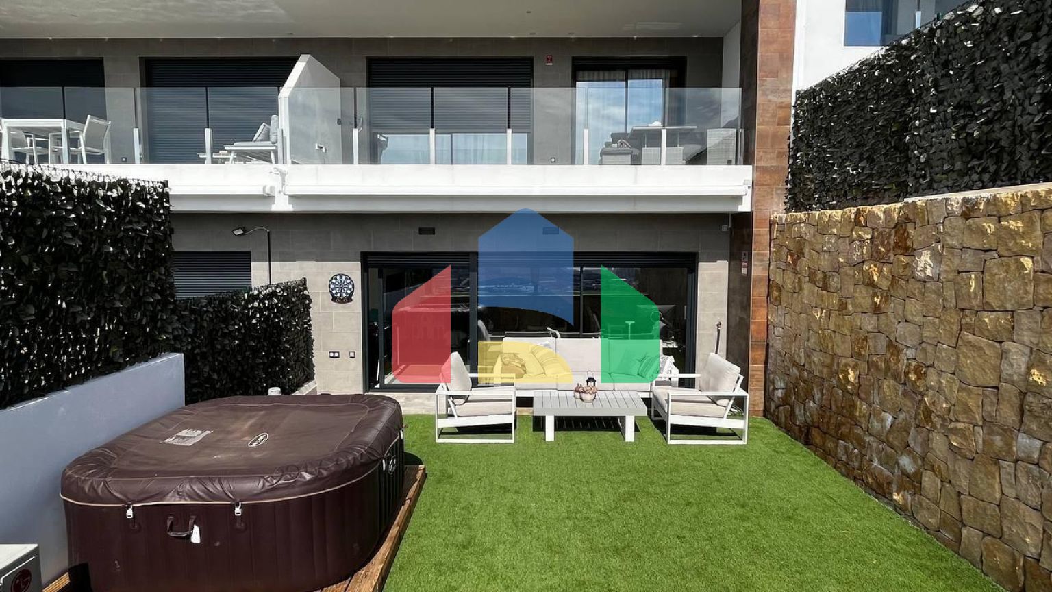 Дуплекс-пентхаус с потрясающим видом на море в эксклюзивном комплексе в Финестрате