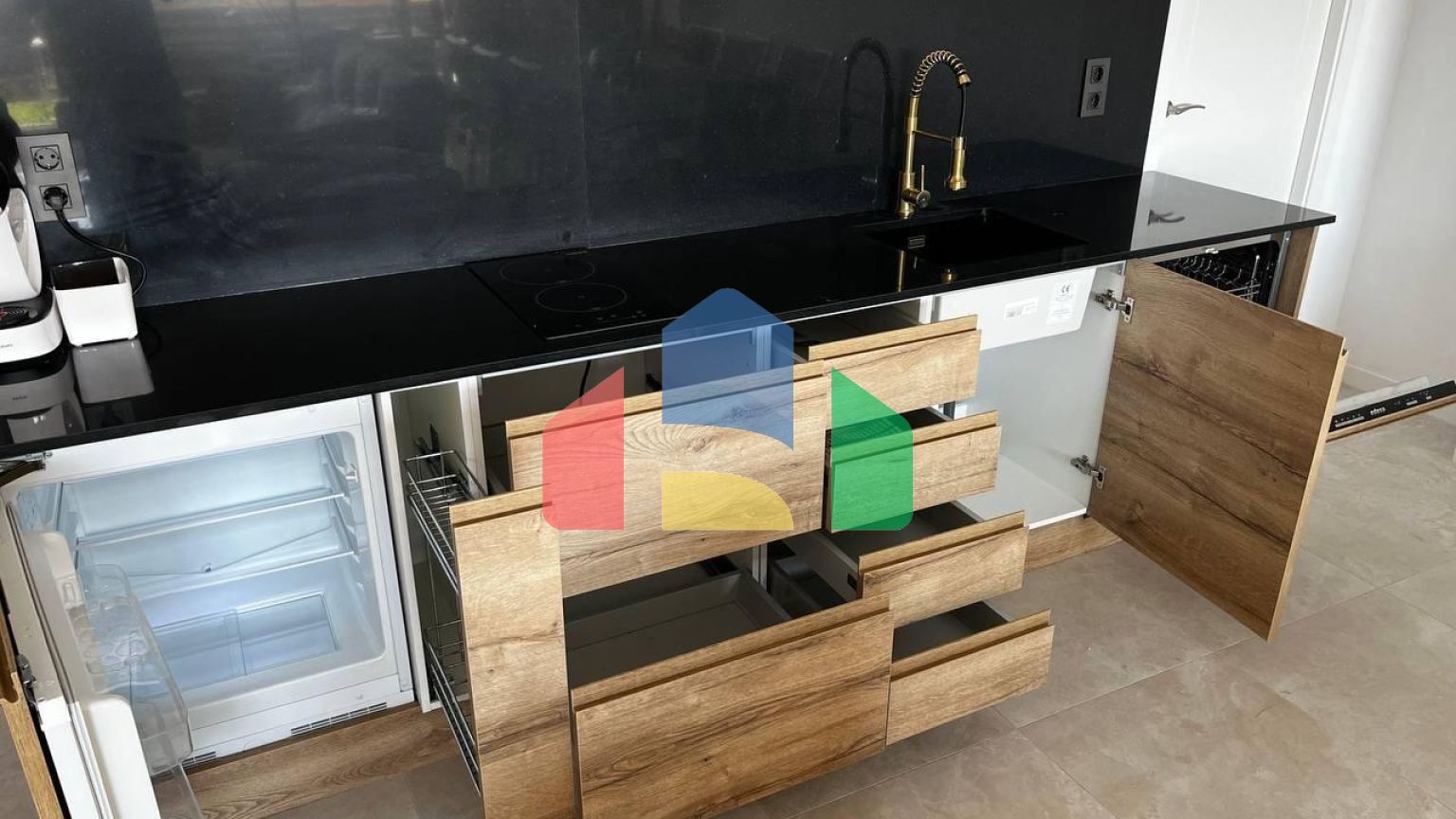 Дуплекс-пентхаус с потрясающим видом на море в эксклюзивном комплексе в Финестрате