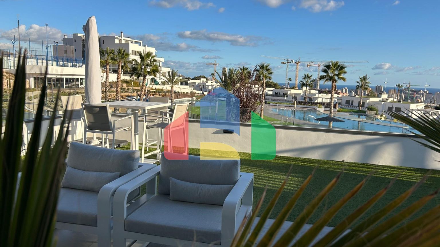 Современная квартира с захватывающим видом на море и первоклассными удобствами ️️