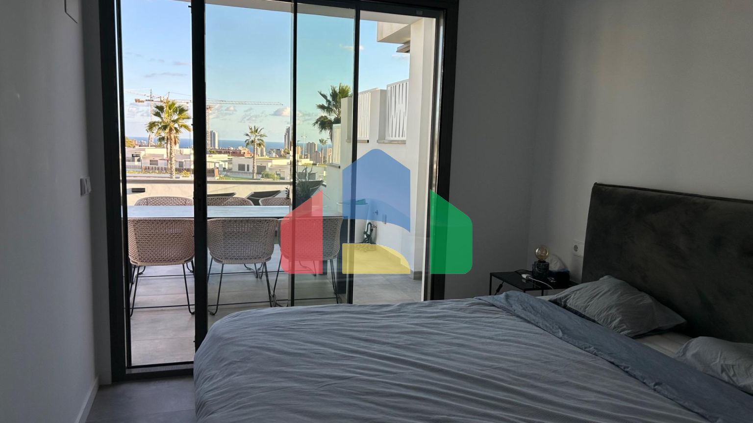 Современная квартира с захватывающим видом на море и первоклассными удобствами ️️