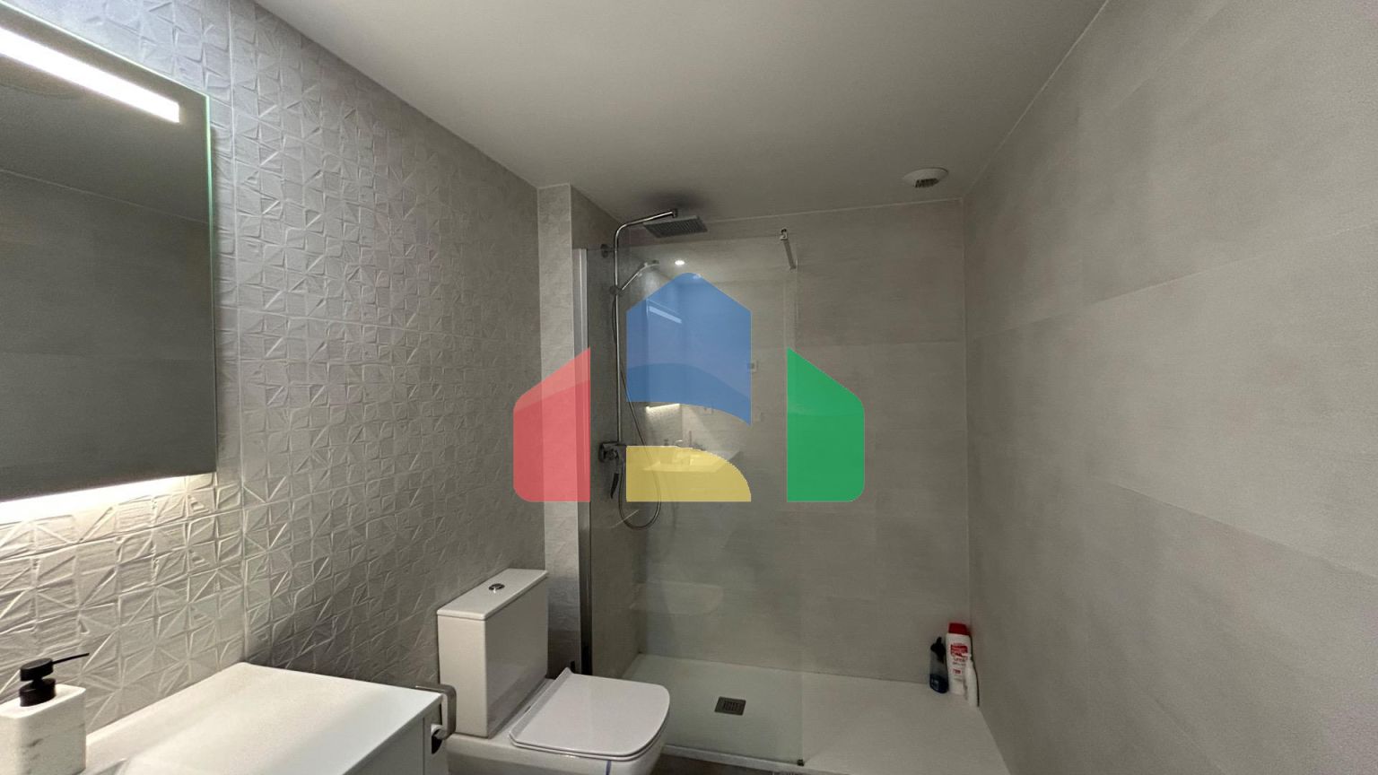 Современная квартира с захватывающим видом на море и первоклассными удобствами ️️