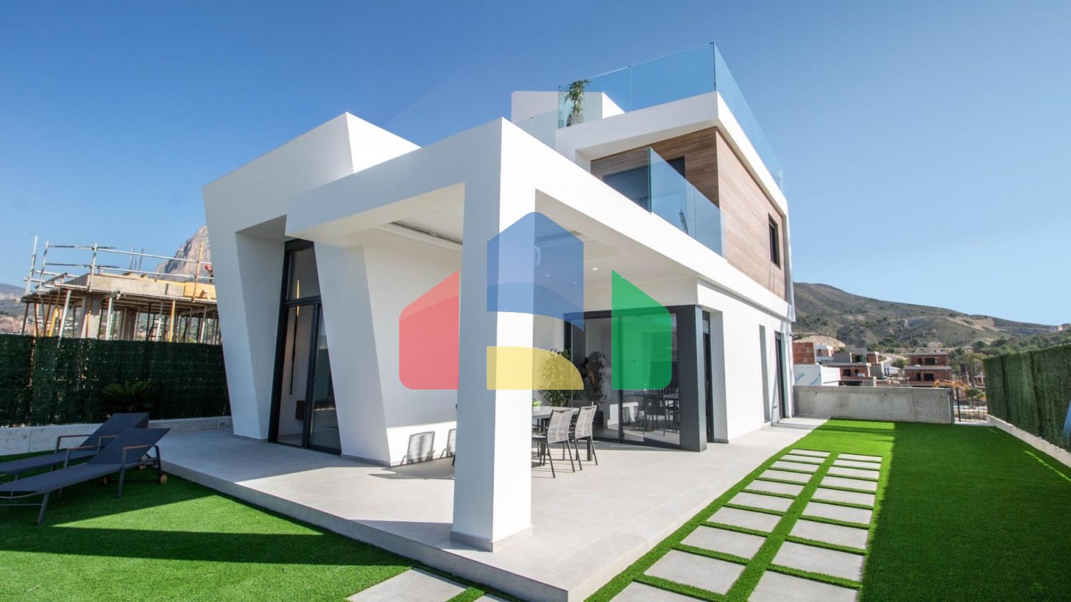 НОВЫЕ ВИЛЛЫ В ФИНЕСТРАТЕ