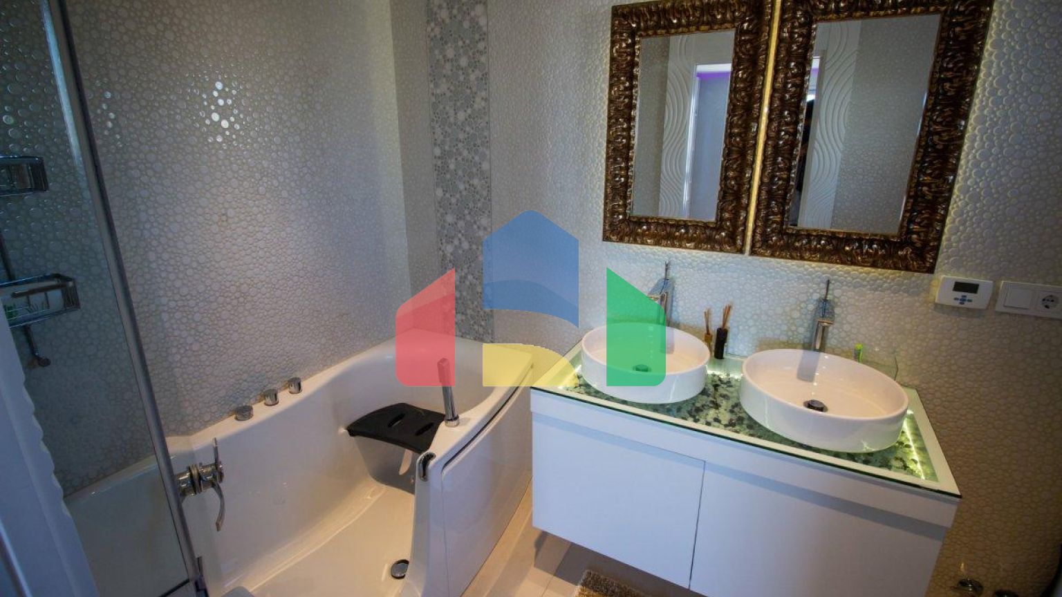 Уникальная вилла в Сиерра Кортине