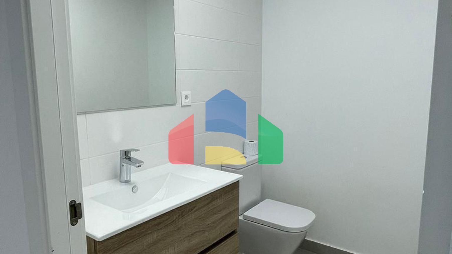 ВПЕЧАТЛЯЮЩАЯ СОВРЕМЕННАЯ ВИЛЛА ПОД КЛЮЧ