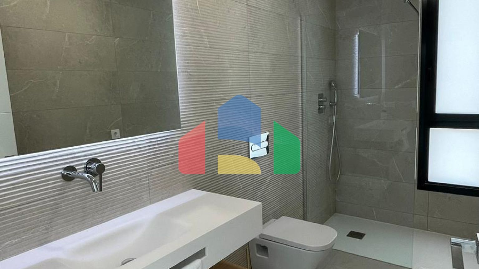 ВПЕЧАТЛЯЮЩАЯ СОВРЕМЕННАЯ ВИЛЛА ПОД КЛЮЧ