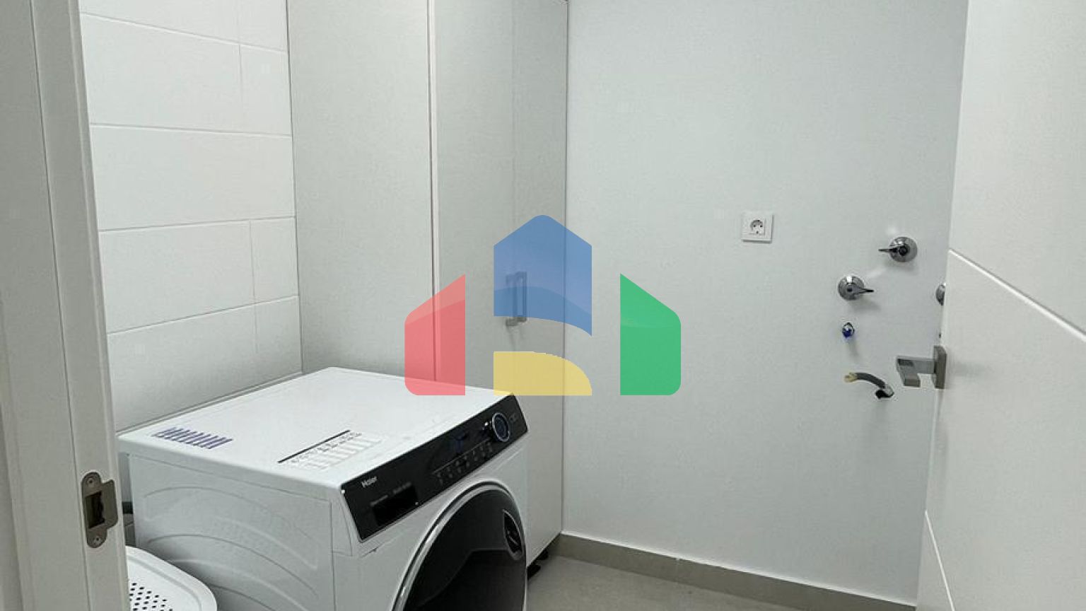 ВПЕЧАТЛЯЮЩАЯ СОВРЕМЕННАЯ ВИЛЛА ПОД КЛЮЧ