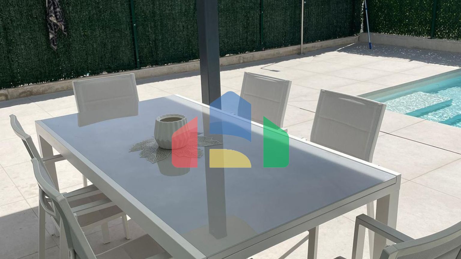 ВПЕЧАТЛЯЮЩАЯ СОВРЕМЕННАЯ ВИЛЛА ПОД КЛЮЧ