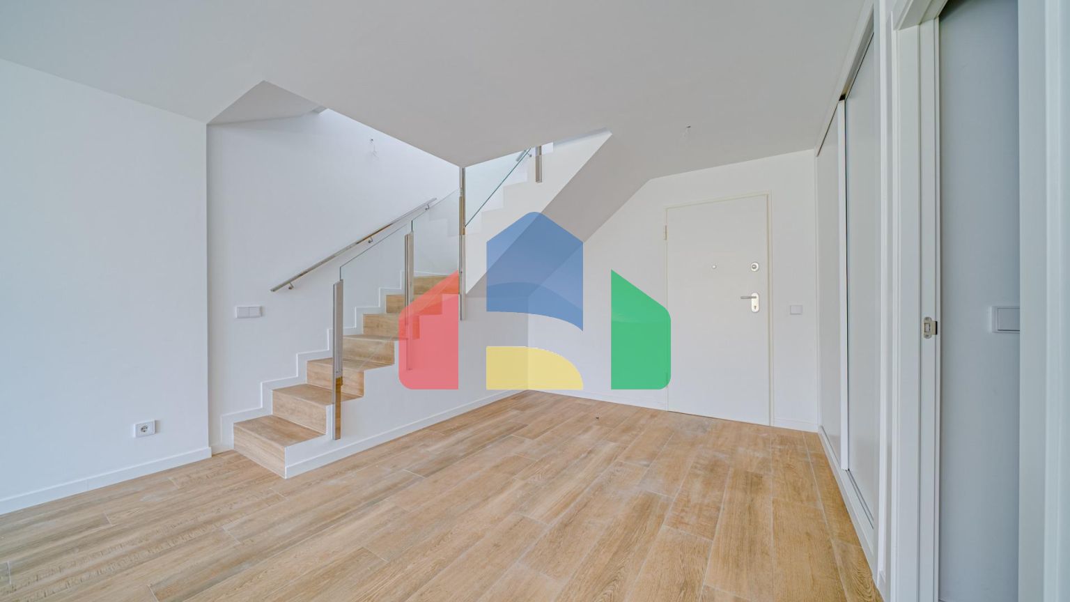 Просторный, новый дуплекс в Финестрате