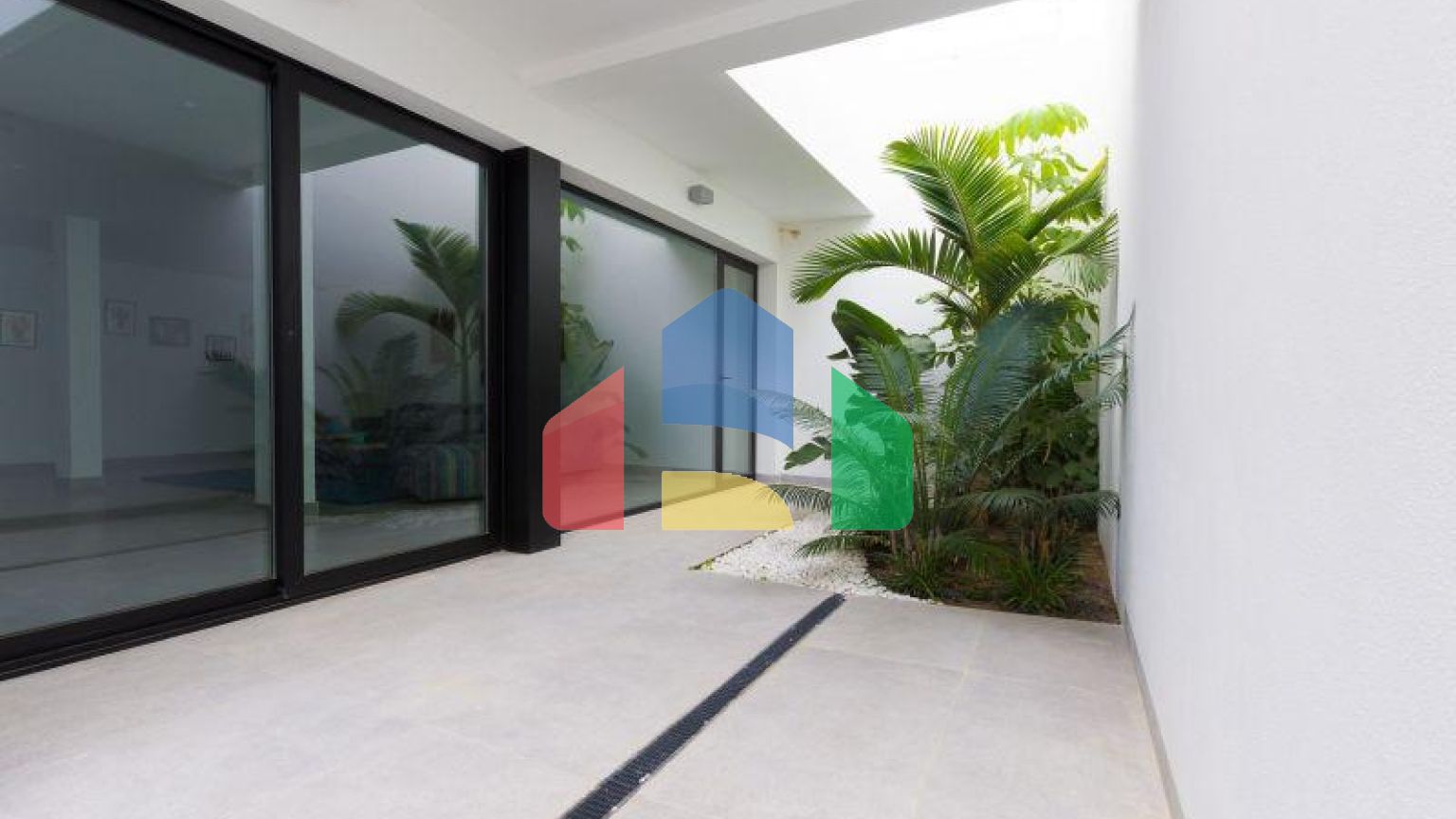 ВИЛЛА В ВЫСОКОКЛАССНОЙ УРБАНИЗАЦИИ