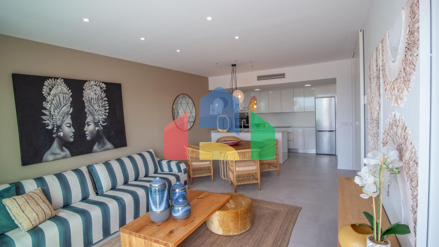 НОВЫЙ ЖИЛОЙ КОМПЛЕКС В ФИНЕСТРАТЕ С ВИДОМ НА МОРЕ