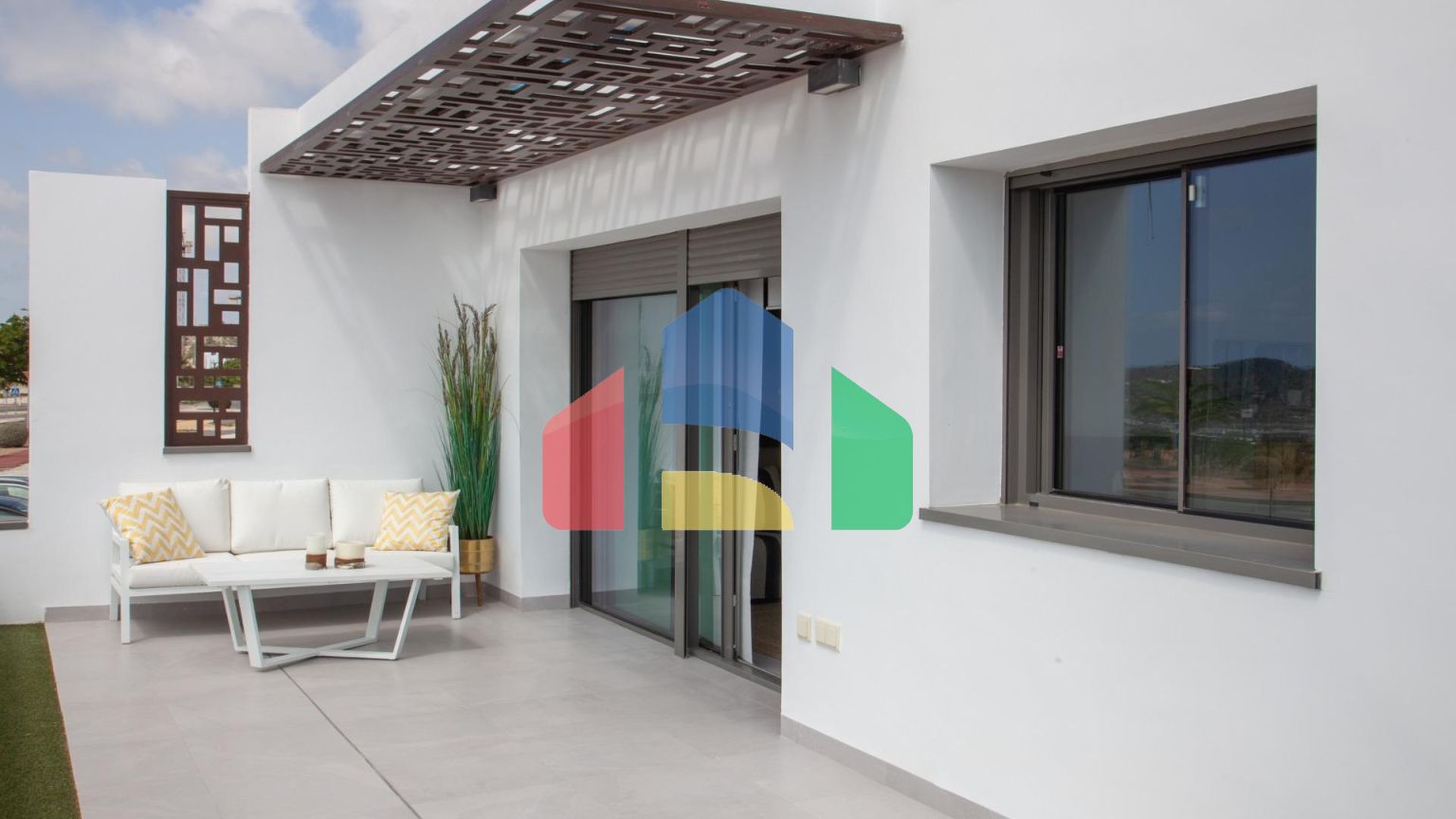 НОВЫЙ ЖИЛОЙ КОМПЛЕКС В ФИНЕСТРАТЕ С ВИДОМ НА МОРЕ