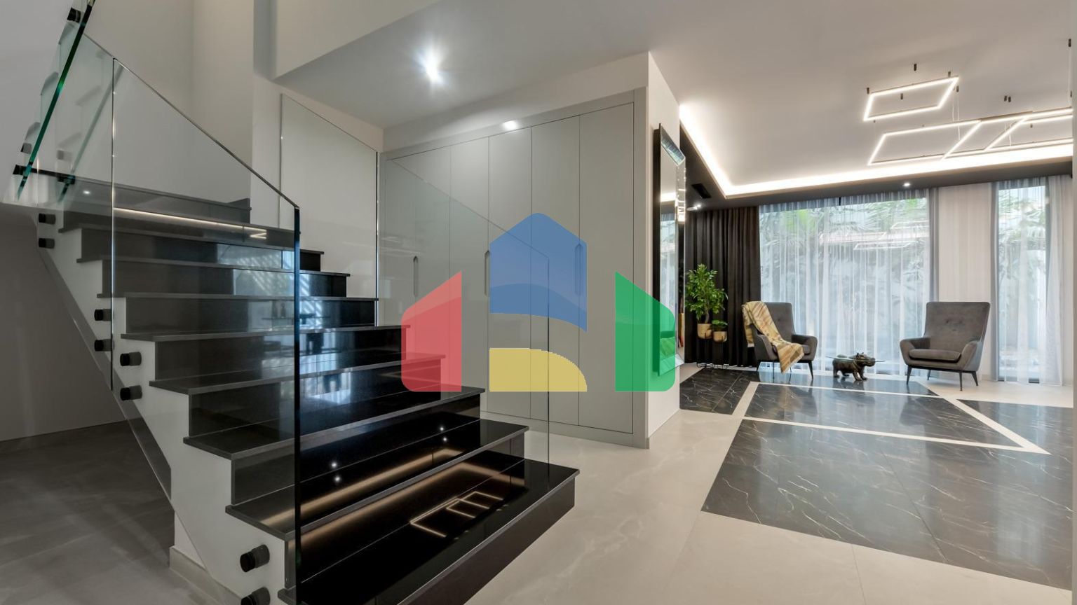 НОВАЯ РОСКОШНАЯ ВИЛЛА В ФИНЕСТРАТЕ С ВИДОМ НА МОРЕ