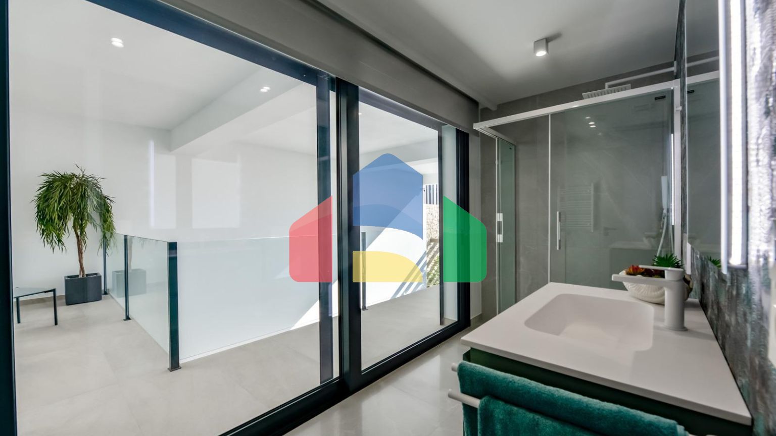 НОВАЯ РОСКОШНАЯ ВИЛЛА В ФИНЕСТРАТЕ С ВИДОМ НА МОРЕ