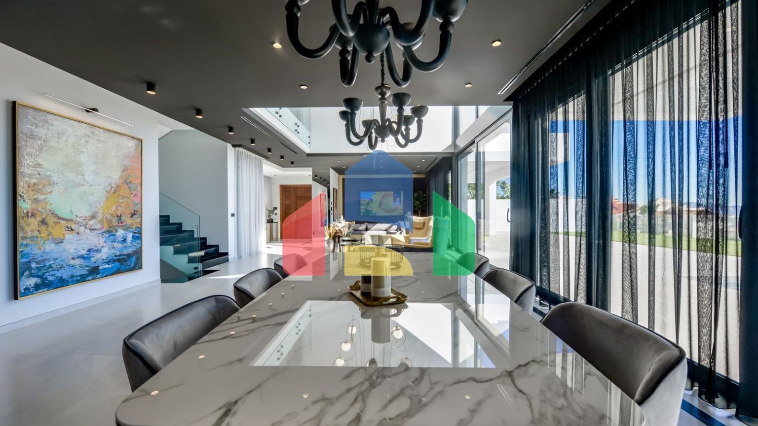 НОВАЯ РОСКОШНАЯ ВИЛЛА В ФИНЕСТРАТЕ С ВИДОМ НА МОРЕ