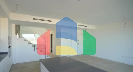 Роскошный двухуровневый пентхаус в Финестрате с потрясающим видом на море