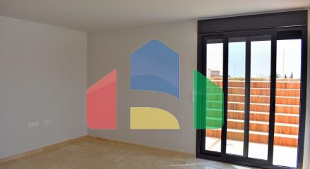 СОВРЕМЕННАЯ ВИЛЛА В НЕСКОЛЬКИХ МИНУТАХ ХОДЬБЫ ОТ БЕНИДОРМА!!!