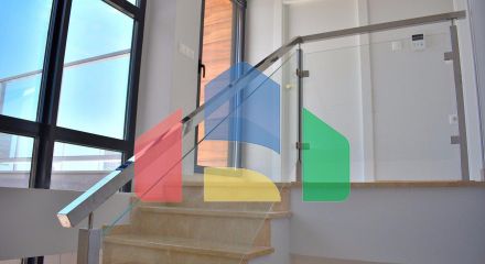 СОВРЕМЕННАЯ ВИЛЛА В НЕСКОЛЬКИХ МИНУТАХ ХОДЬБЫ ОТ БЕНИДОРМА!!!