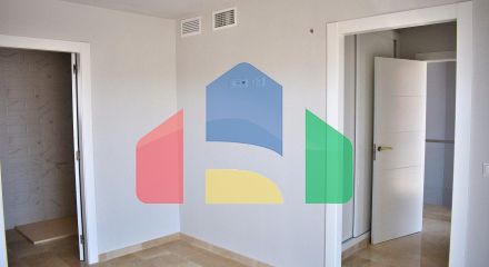 СОВРЕМЕННАЯ ВИЛЛА В НЕСКОЛЬКИХ МИНУТАХ ХОДЬБЫ ОТ БЕНИДОРМА!!!