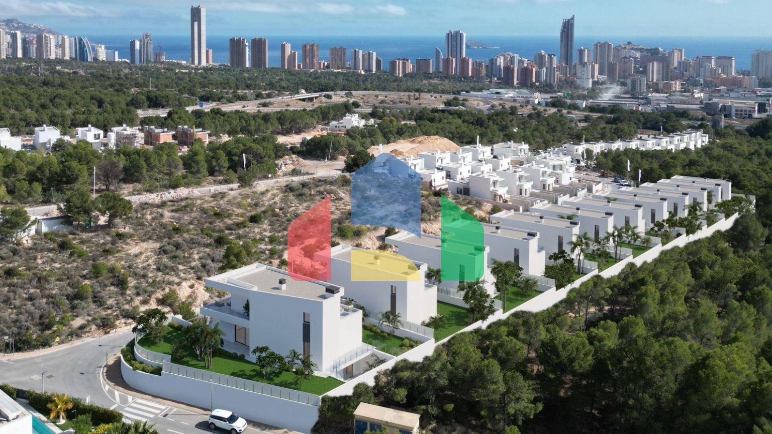 Эксклюзивная новая вилла в Сьерра-Кортина: роскошь, природа и панорамные виды