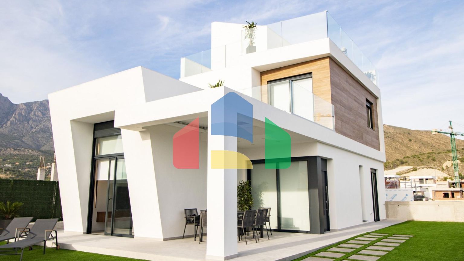 НОВЫЕ ВИЛЛЫ В ФИНЕСТРАТЕ