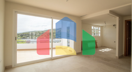 Потрясающий таунхаус с 4мя спальнями и панорамным видом на море Потрясающий таунхаус с 4мя спальнями и панорамным видом на море