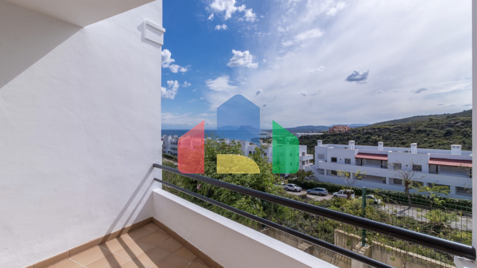 Потрясающий таунхаус с 4мя спальнями и панорамным видом на море