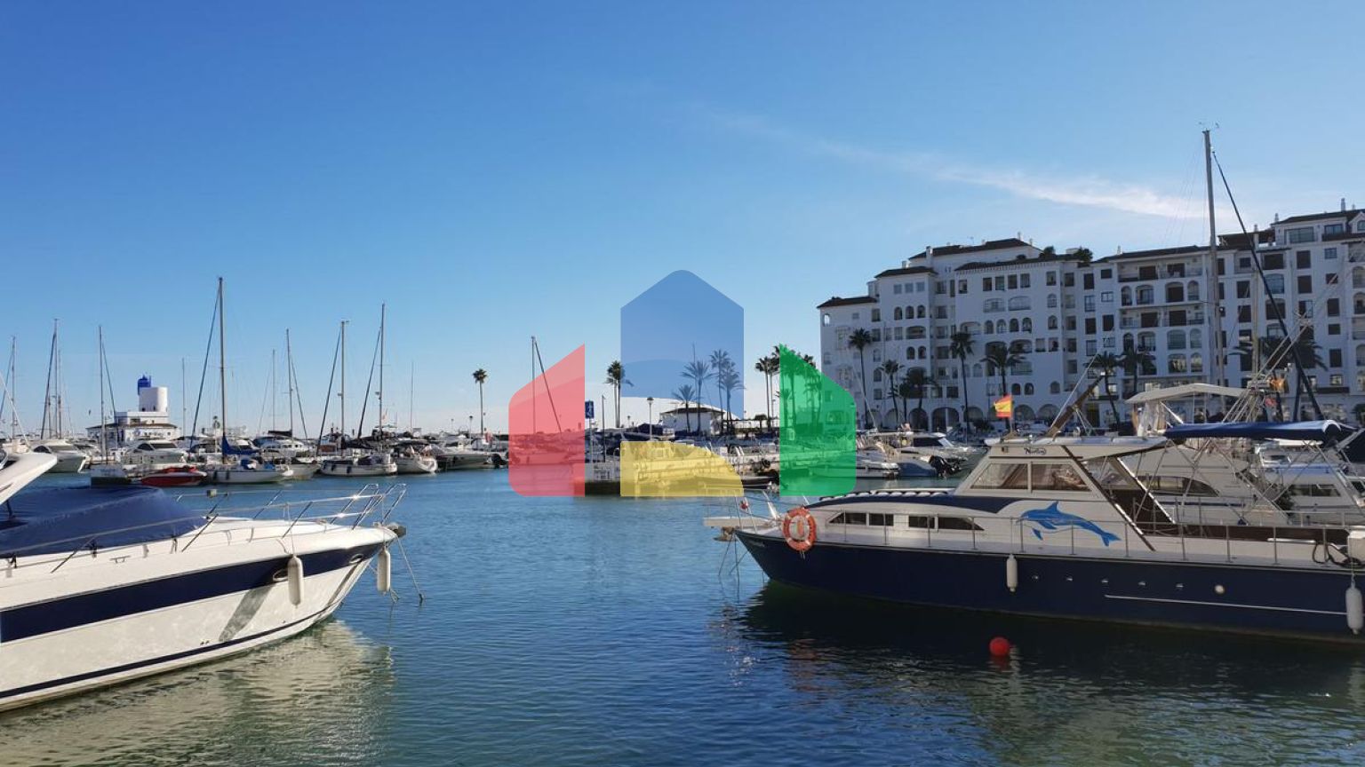 Прекрасная квартира с 2 спальнями прямо в порту Дукеса, всего в нескольких шагах от пляж