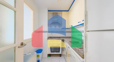 Стильный двухуровневый пентхаус с панорамным видом в Duquesa Golf Gardens