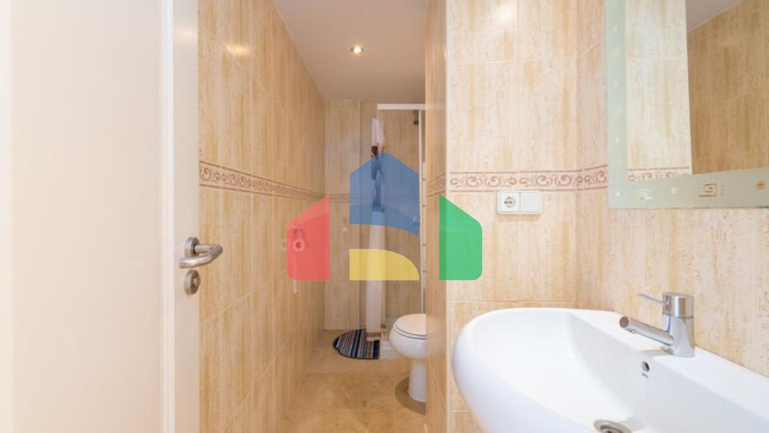 Стильный двухуровневый пентхаус с панорамным видом в Duquesa Golf Gardens